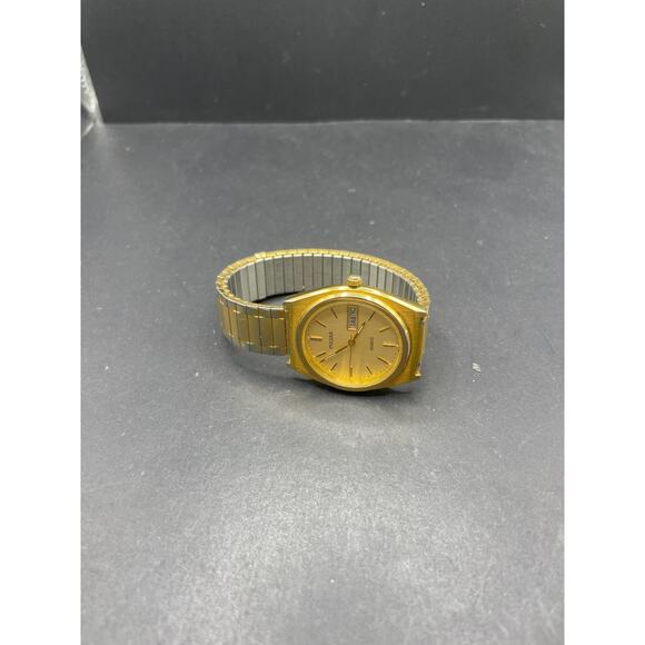 Vtg Pulsar Men Y143-X003 Day Date Gold Tone Quartz Analog Watch English French main image 4